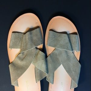Muss & Cloud Tan Strap Sandals Flat Sz 13 W